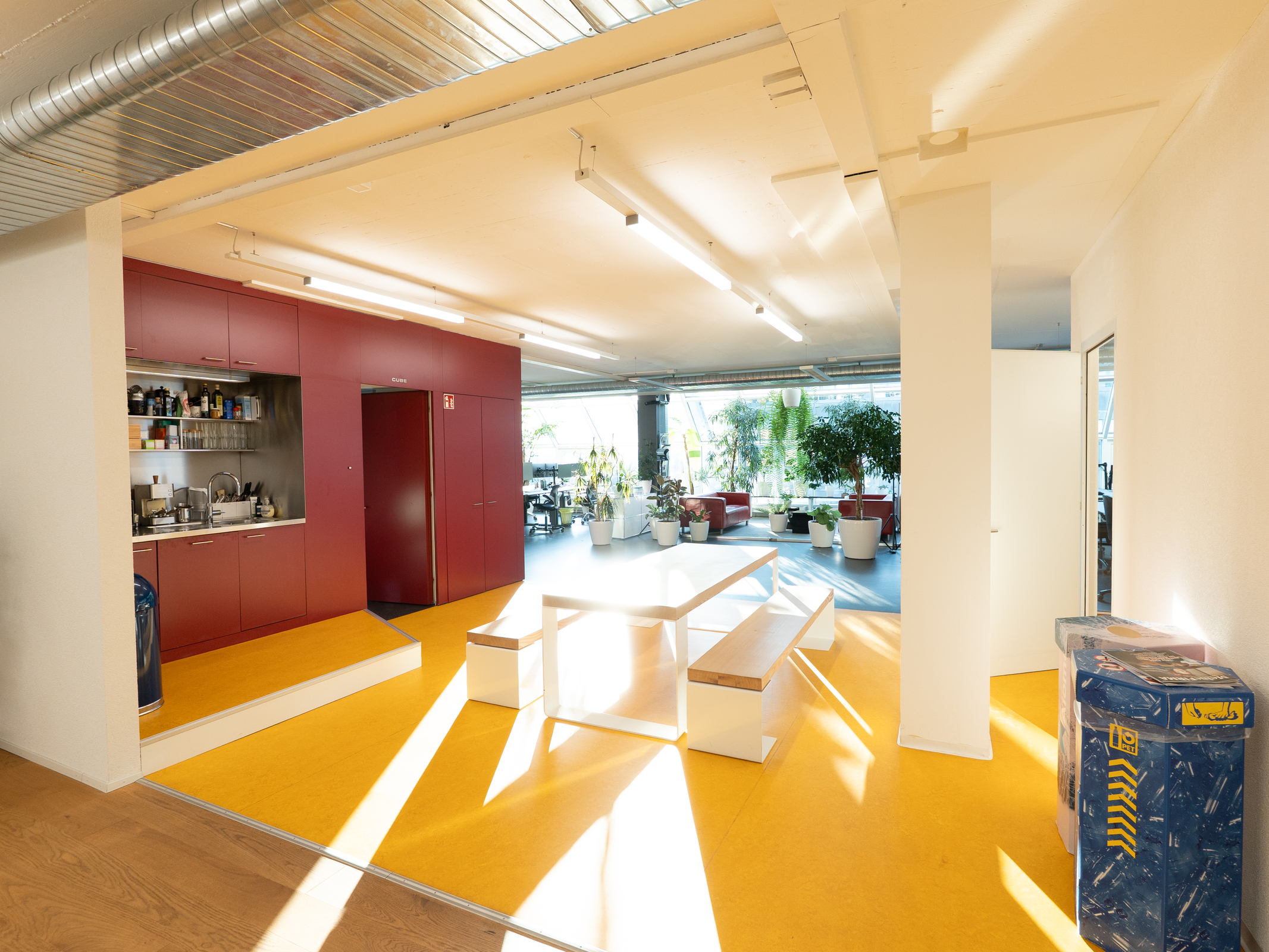 Küche und Lounge